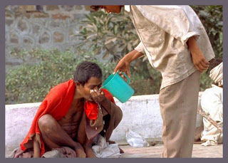 Helping-Others-Poverty-India